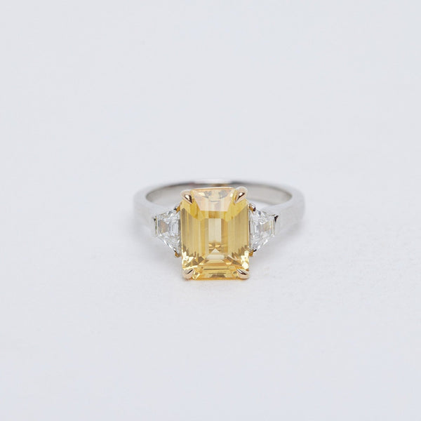 5ct yellow sapphire ring with trapezoid diamonds 