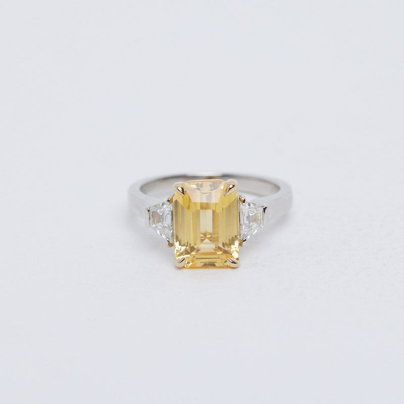 5ct yellow sapphire ring with trapezoid diamonds 