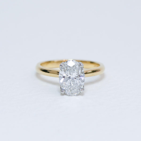 Oval Fleur Solitaire.