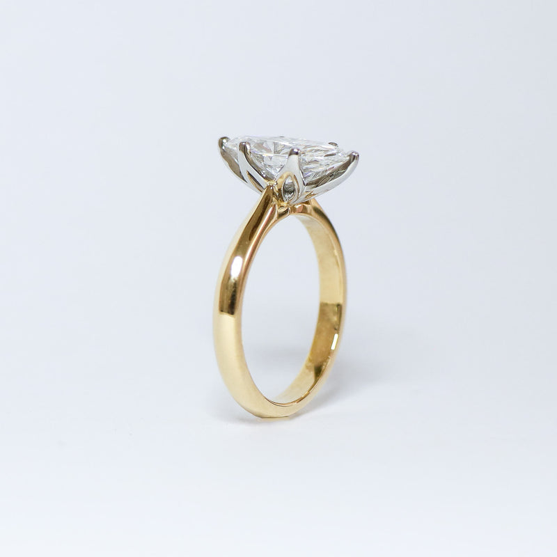 Marquise Fleur solitaire, side view