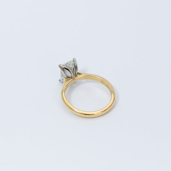 Emerald cut Fleur solitaire. Gallery view.