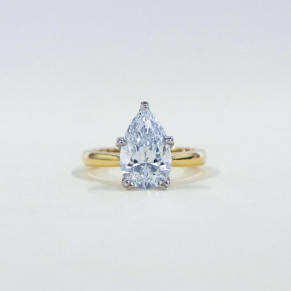 Pear Fleur solitaire.